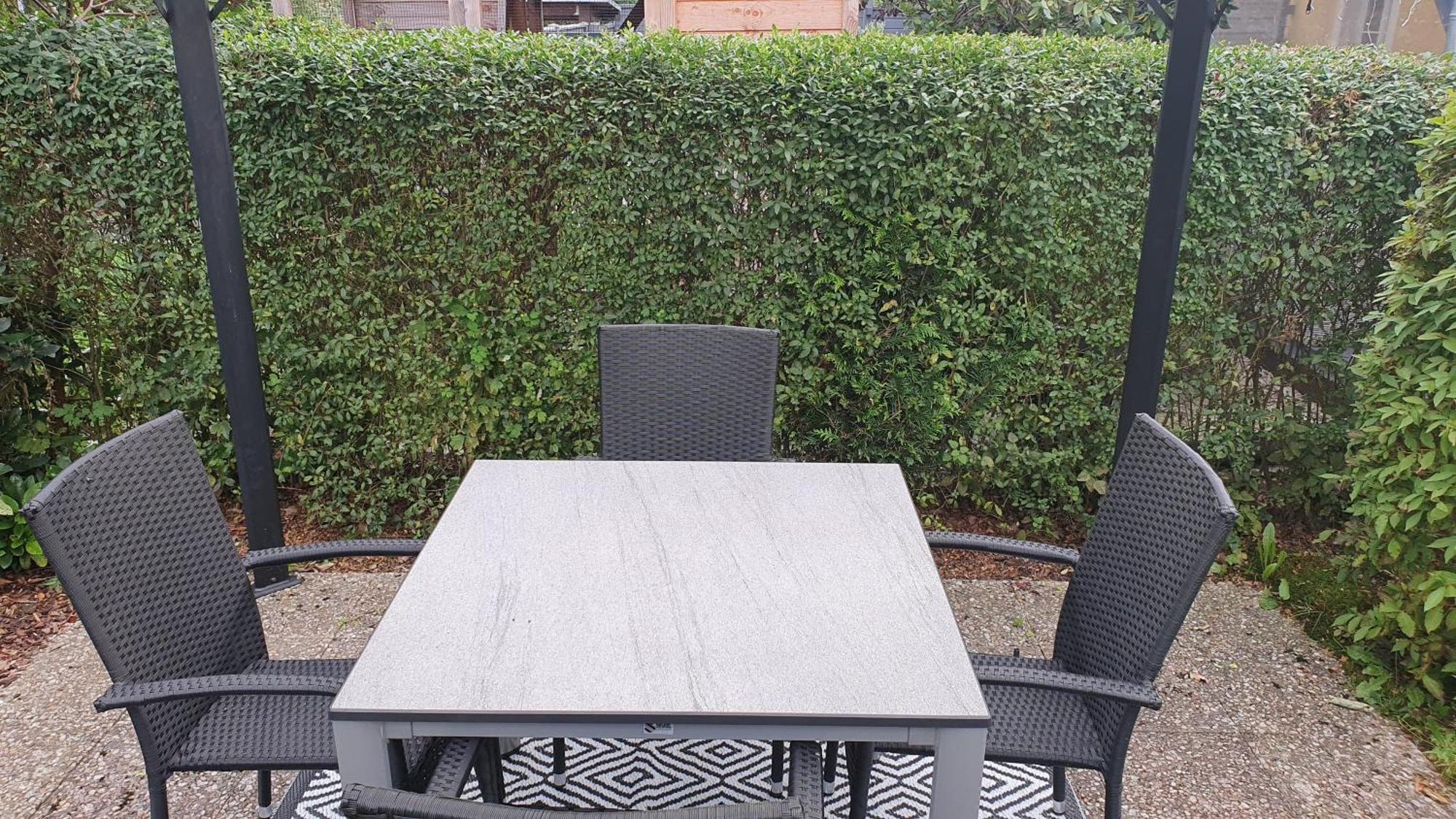 Ferienwohnung Im Gutshof Direkt Gegenueber Dem Schloss, Rhododendronpark Mit Terrasse Und Wlan Kromlau 외부 사진